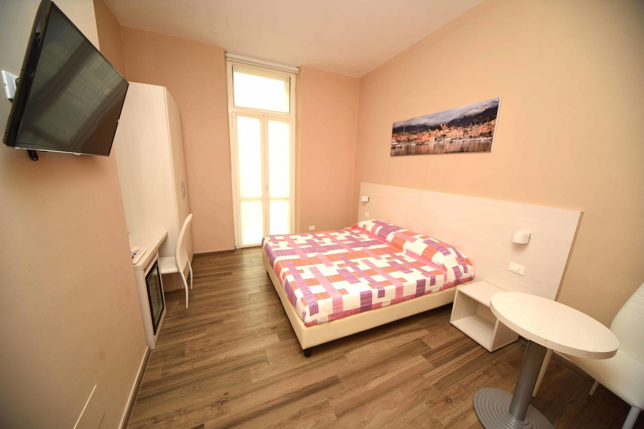 Gioberti House Hotel Sanremo Ngoại thất bức ảnh
